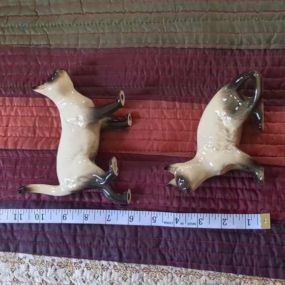 BESWICK inspired porcelain Siamese cat figurines standing/crouching cats 10/10 - Picture 4 of 14